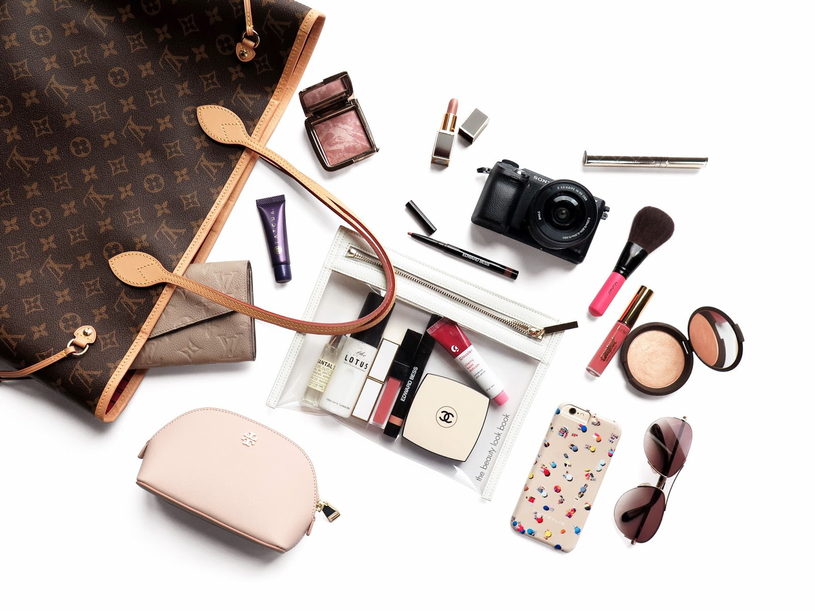 8 Beauty Products Every Girl Should Have in Her Bag! | Blog – Mitchell USA